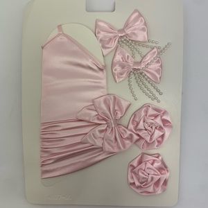 Finale pink fingerless gloves with accessories